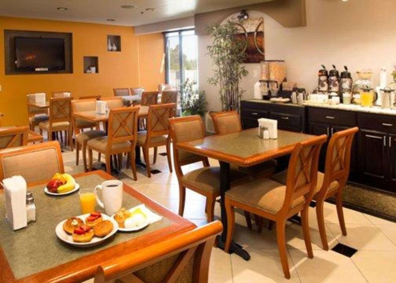 Quality Inn Santa Clara Convention Center Σανιβέιλ Εξωτερικό φωτογραφία